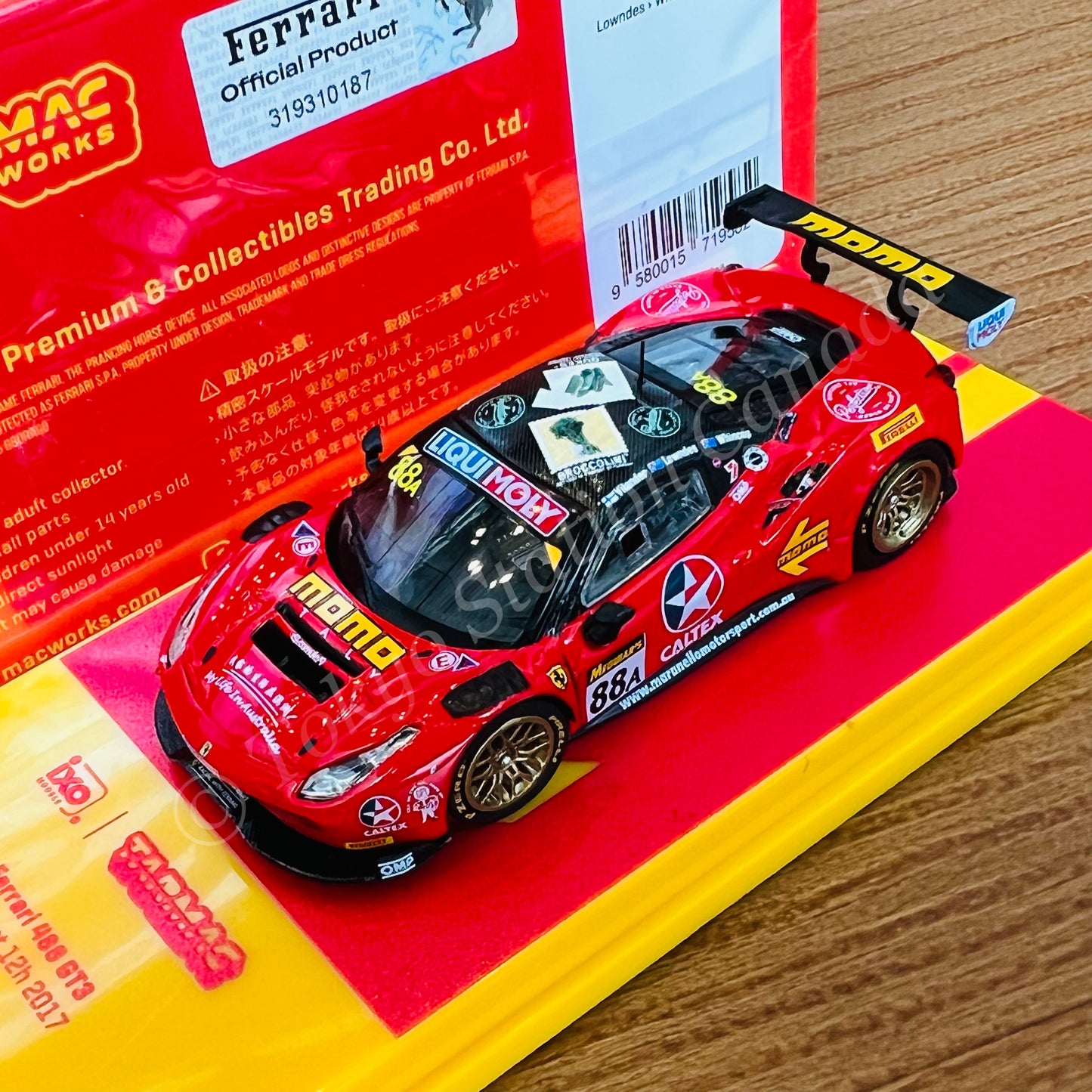 TARMAC WORKS HOBBY64 1/64 Ferrari 488 GT3 Bathurst 12 Hour 2017 Lowndes / Whincup / Vilander T64-072-17BH88
