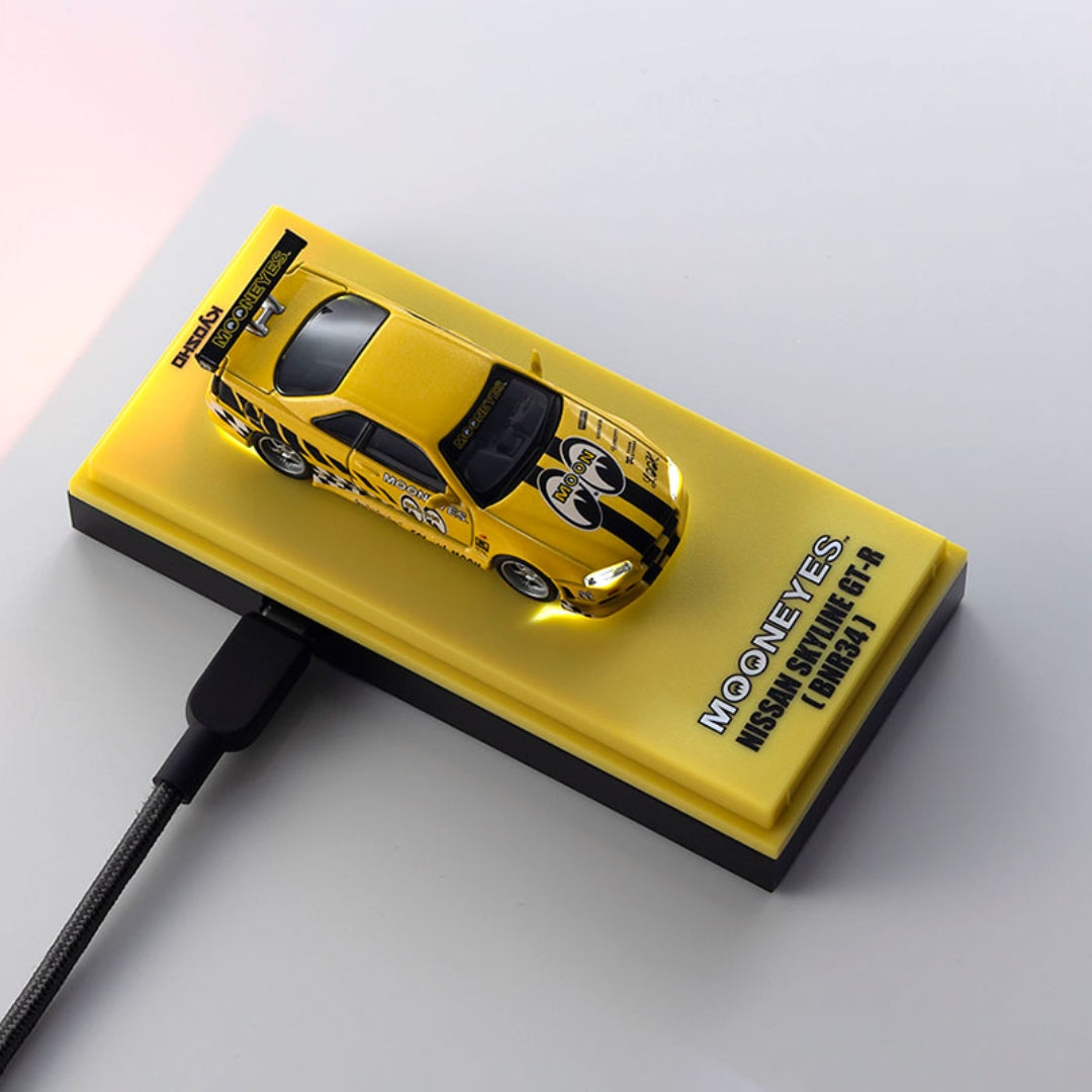 PREORDER KYOSHO 1/64 Nissan Skyline GT-R (R34) MOONEYES (2) with LED (Designed by KYOSHO) 07134LM2 (Approx. Release Date: Q4 2026 and subject to the manufacturer's final decision)