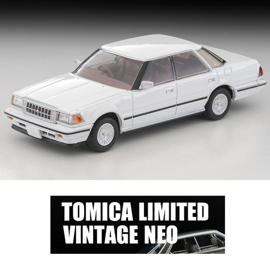 TOMYTEC TLVN 1/64 Toyota Crown Hardtop 3.0 Royal Saloon G (white) 1985 LV-N199c