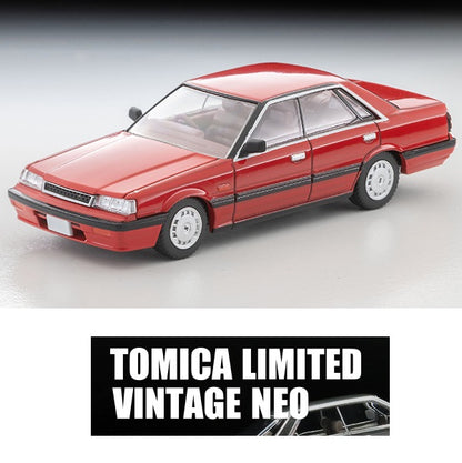 TOMYTEC TLVN 1/64 Nissan Skyline 4-door HT 1800 Passage (red) 1987 LV-N352a