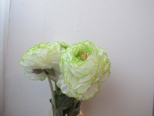 Artificial Flowers - Ranunculus white (A-31841 052)