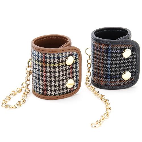 Glove Holder Brown Checker