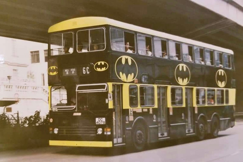 TINY 微影 KMB DENNIS Dragon 12m Batman with display case BUS001