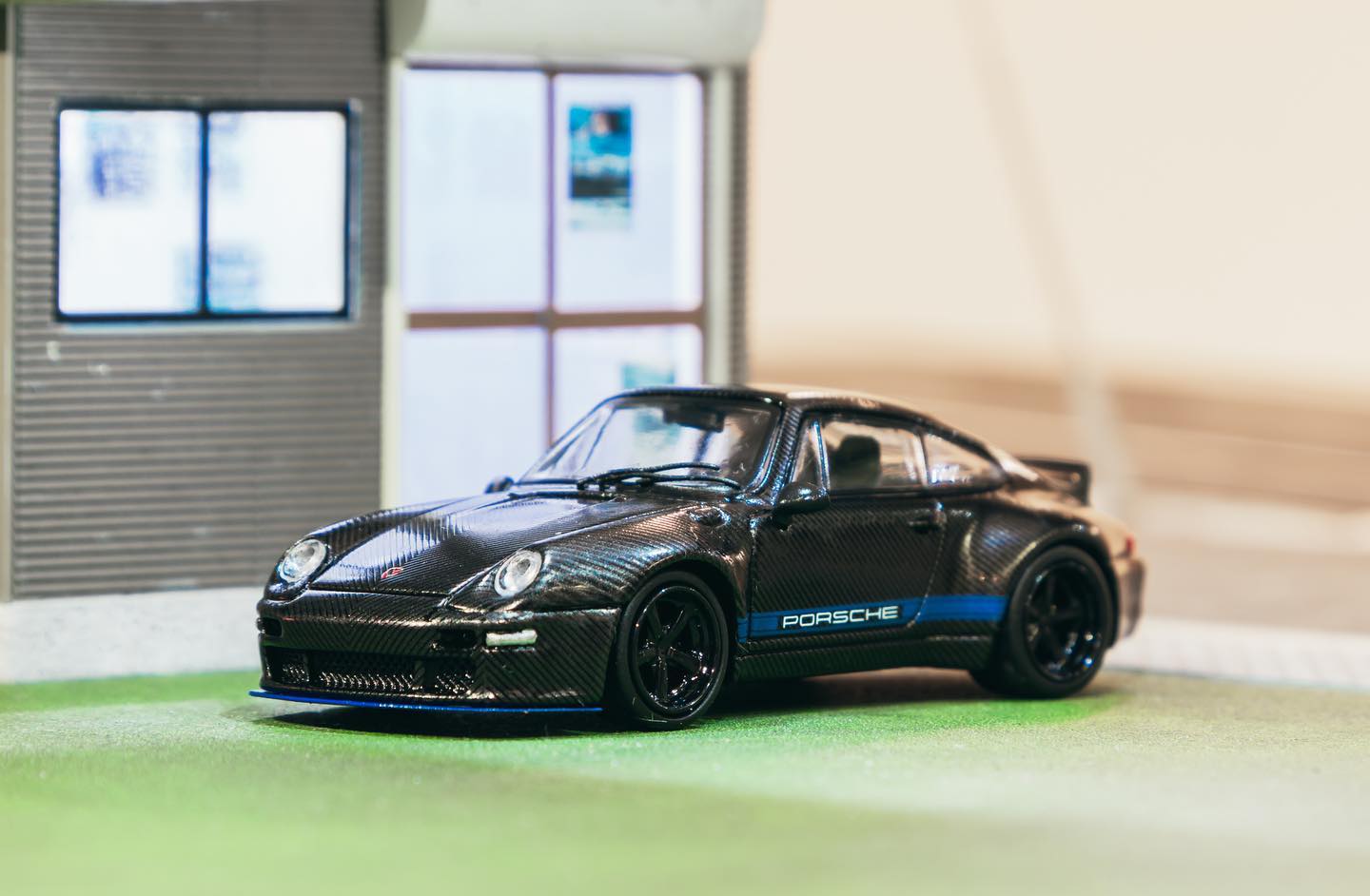 TARMAC WORKS HOBBY64 1/64 993 Remastered By Gunther Werks Black Carbon Fiber T64-TL054-BCF