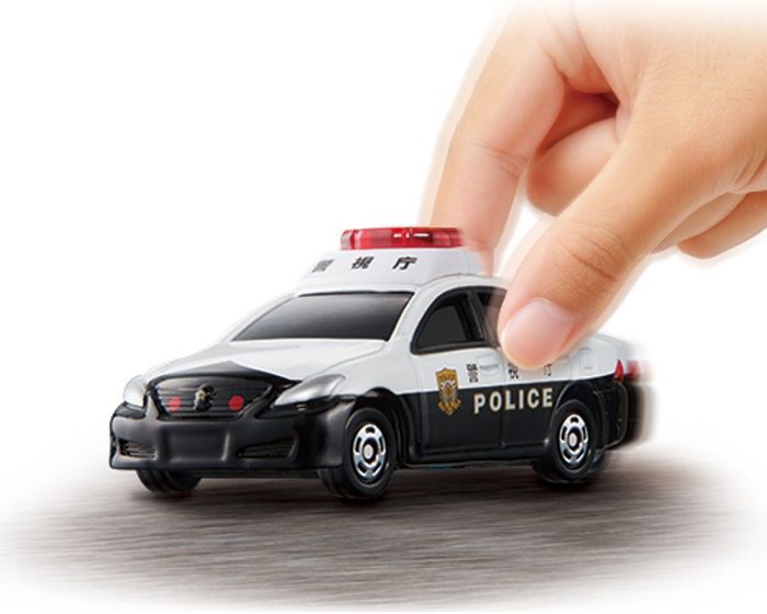 TOMICA 4D 05 Toyota CROWN PATROL CAR