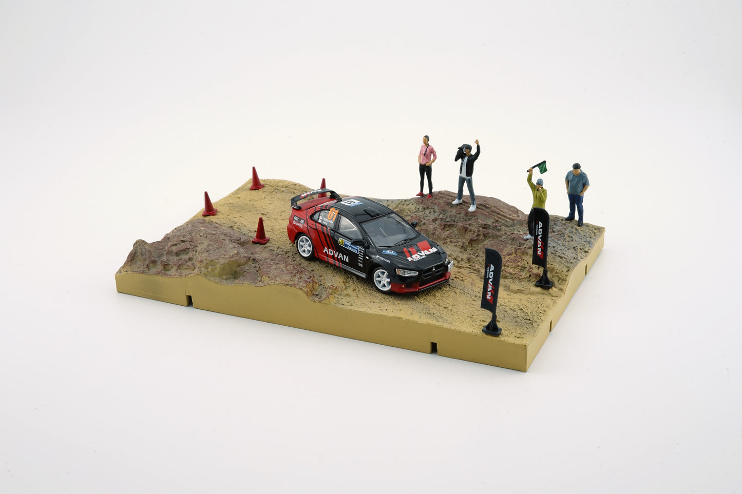 BM CREATIONS JUNIOR 1/64 Mitsubishi Lancer EVO X Advan RHD with Mud Diorama Christmas Version 64B0248