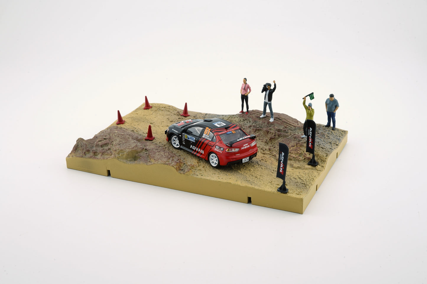 BM CREATIONS JUNIOR 1/64 Mitsubishi Lancer EVO X Advan RHD with Mud Diorama Christmas Version 64B0248