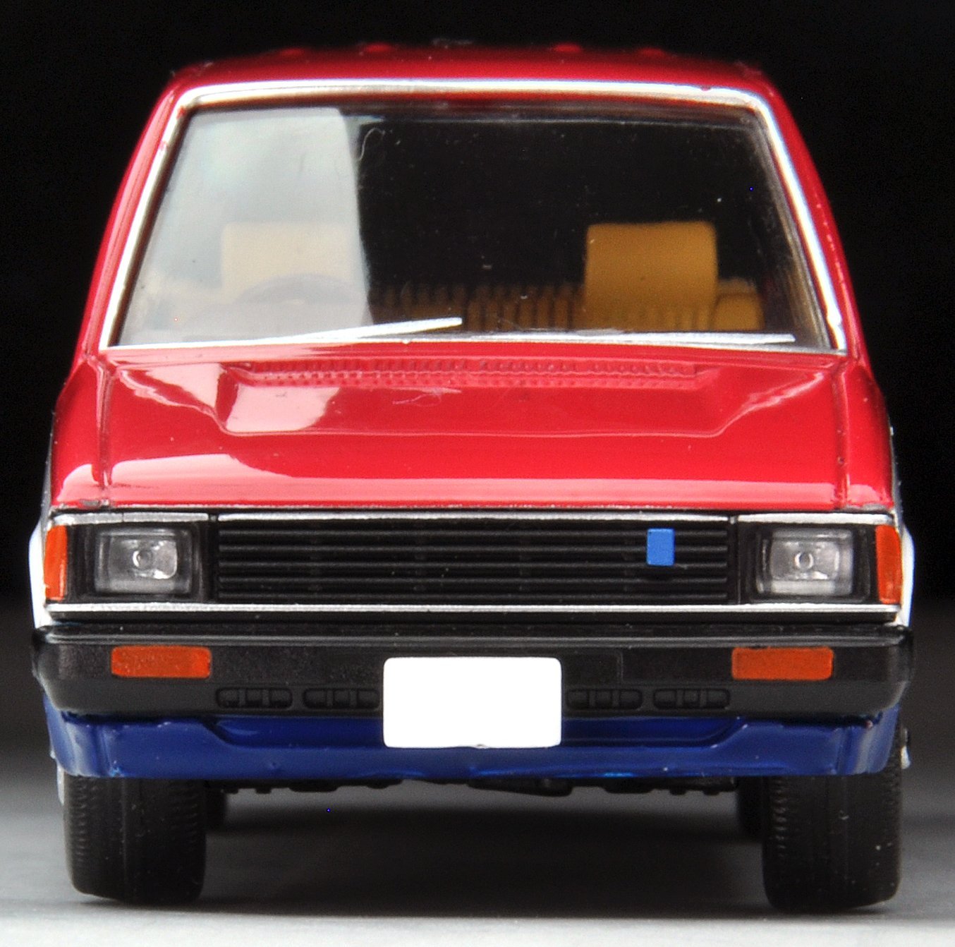 TOMYTEC LV-N160 Nissan Prairie Estate NV (1982)