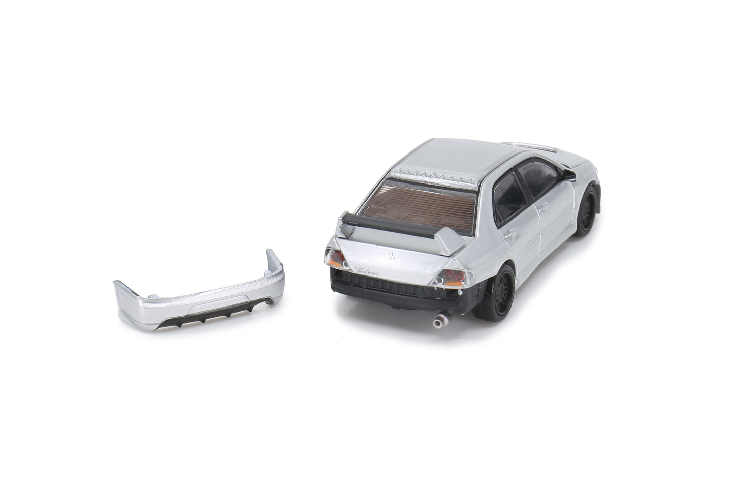 PEAKO 1/64 Mitsubishi 2006 Lancer Evolution IX Silver including a turntable display stand 63500