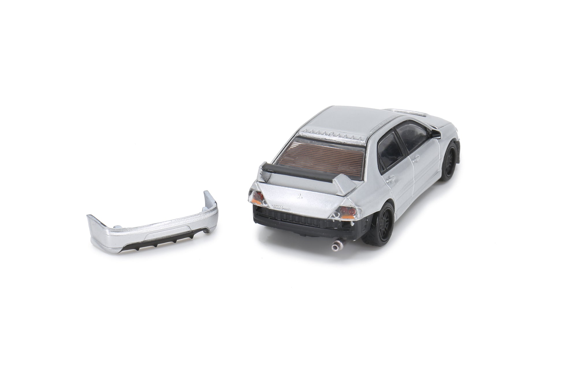 PEAKO 1/64 Mitsubishi 2006 Lancer Evolution IX Silver including a turntable display stand 63500