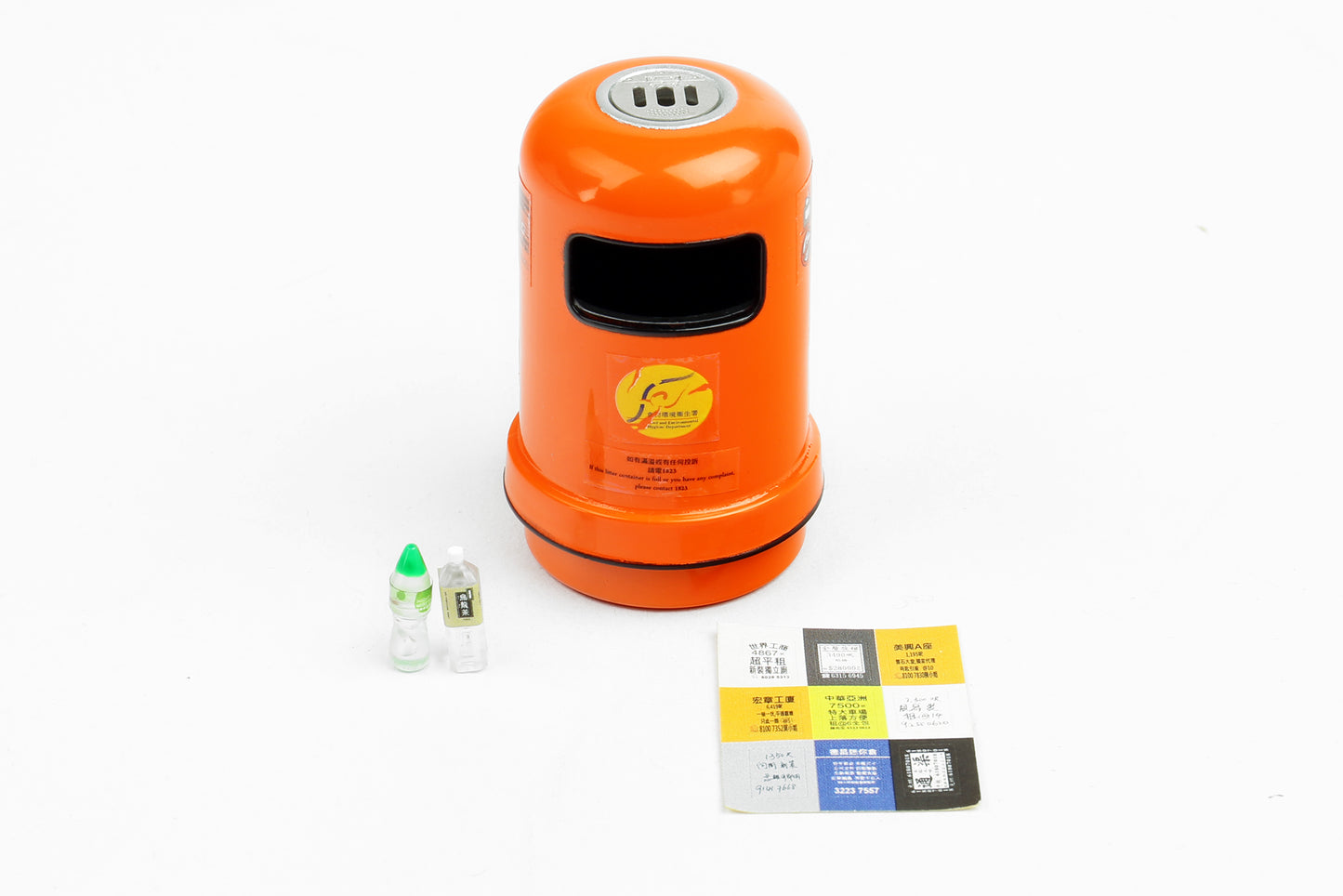 Tiny 1/18 Orange Rubbish Bin & Water Bottle & Oolong Tea Bottle 橙色垃圾筒、水樽及烏龍茶樽