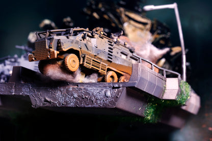 TINY 微影 明日戰記裝甲車 泥濘舊化連士兵人偶 Warriors of Future Armoured Vehicle Mud Weathered with Figure ATC65432