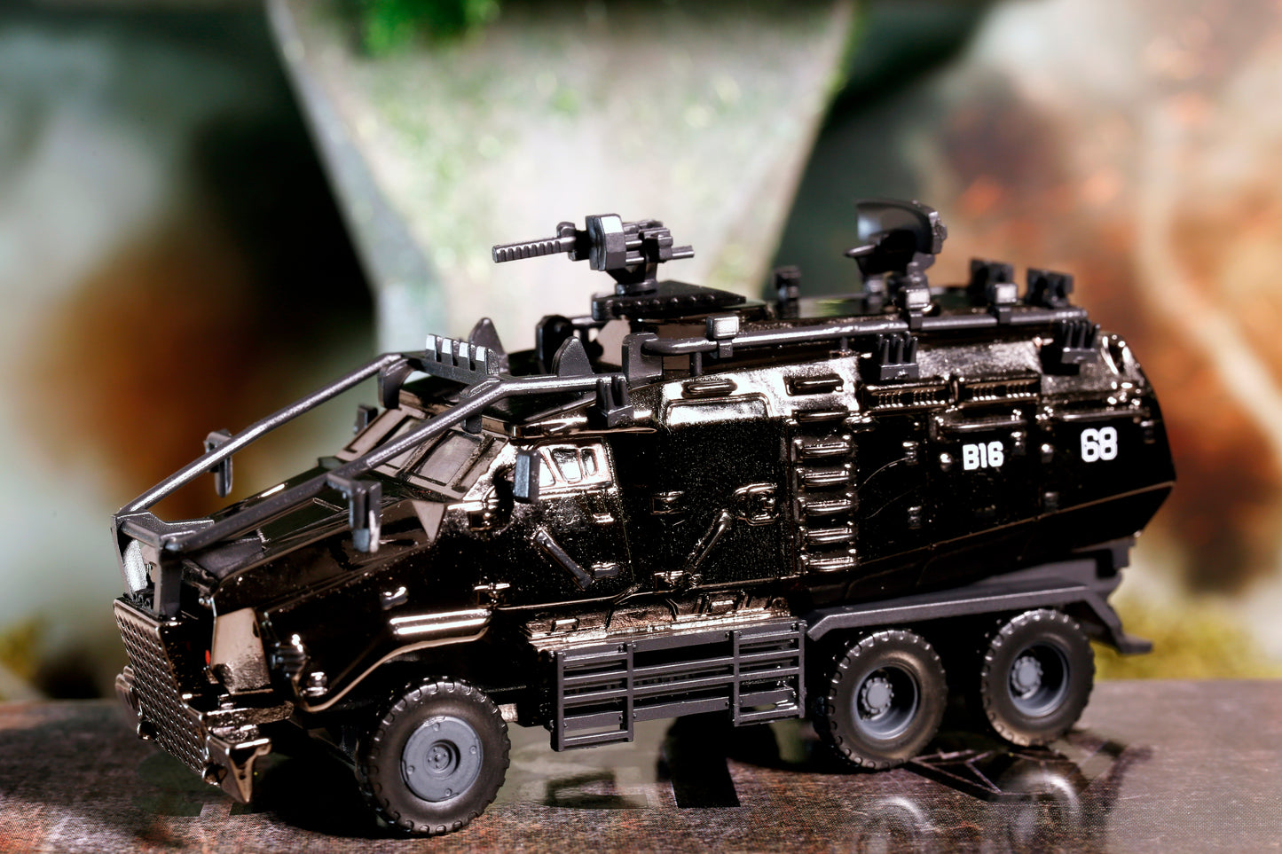 TINY 微影 明日戰記裝甲車(電鍍藍)連士兵人偶 Warriors of Future Armoured Vehicle (Chrome Blue) with Figure ATC65433