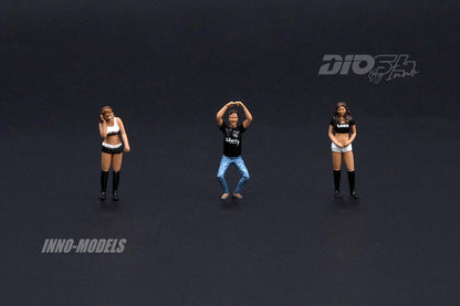 DIO64 by INNO 1/64 LBWK Auto Salon Diorama  Included 997 LBWK Chrome and 3 figures DIO64-001
