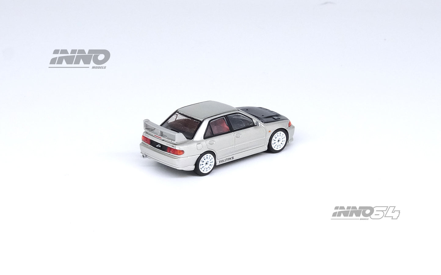 INNO64 1/64 MITSUBISHI LANCER EVOLUTION III Silver with Carbon Bonnet IN64-EVO3-SIL