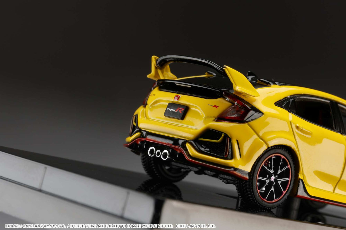 HOBBY JAPAN 1/64  Honda CIVIC Type R Limited Edition (FK8) 2020 with Engine Display Model Sunlight Yellow Ⅱ HJ642055BY