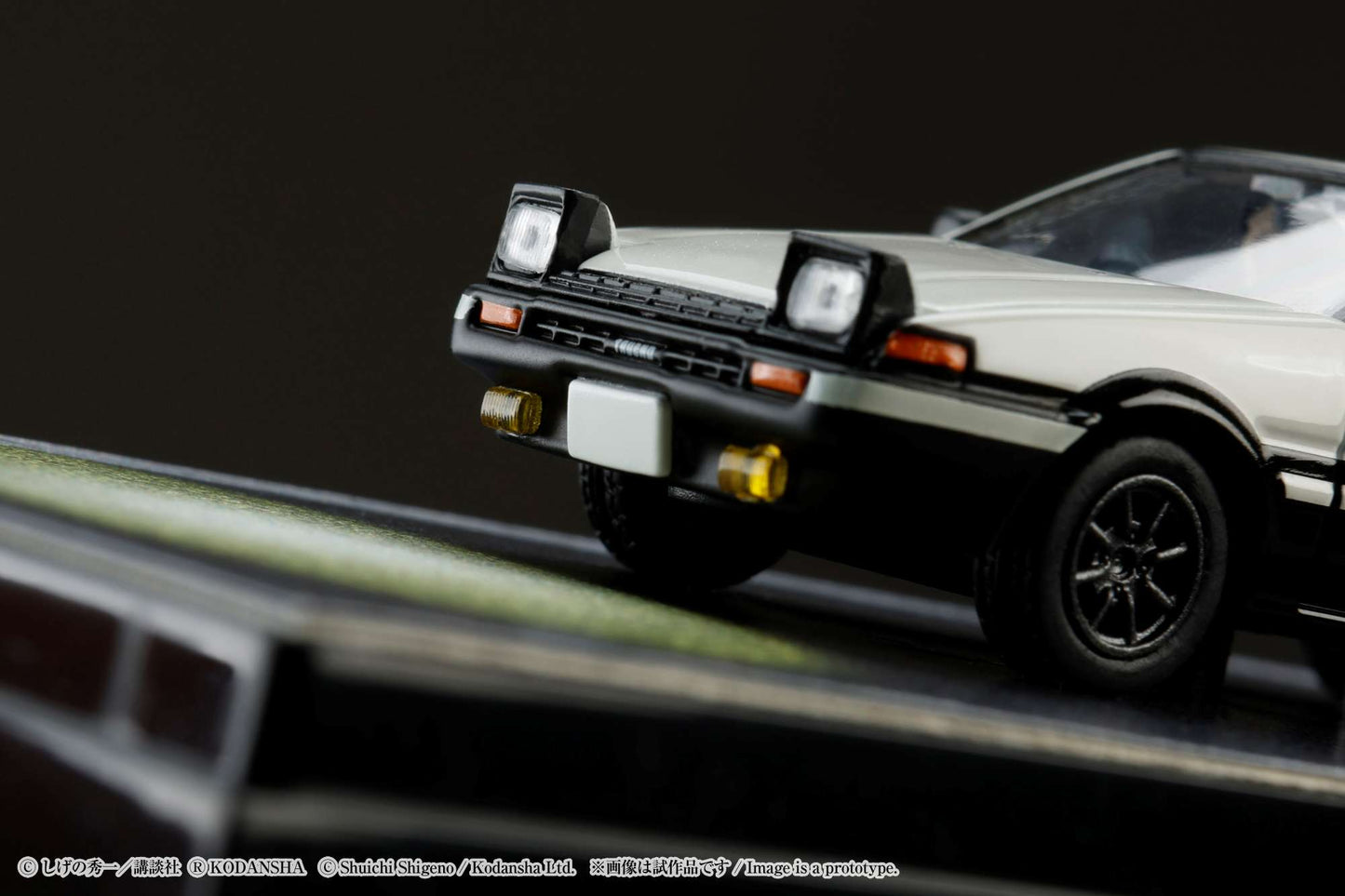 HOBBY JAPAN 1/64 Toyota SPRINTER TRUENO GT APEX AE86 / INITIAL D VS Takeshi Nakazato With Takumi Fujiwara Figure HJ643008DA