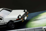 HOBBY JAPAN 1/64 Toyota SPRINTER TRUENO GT APEX AE86 / INITIAL D VS Ryosuke Takahashi With Takumi Fujiwara Figure HJ643008DB