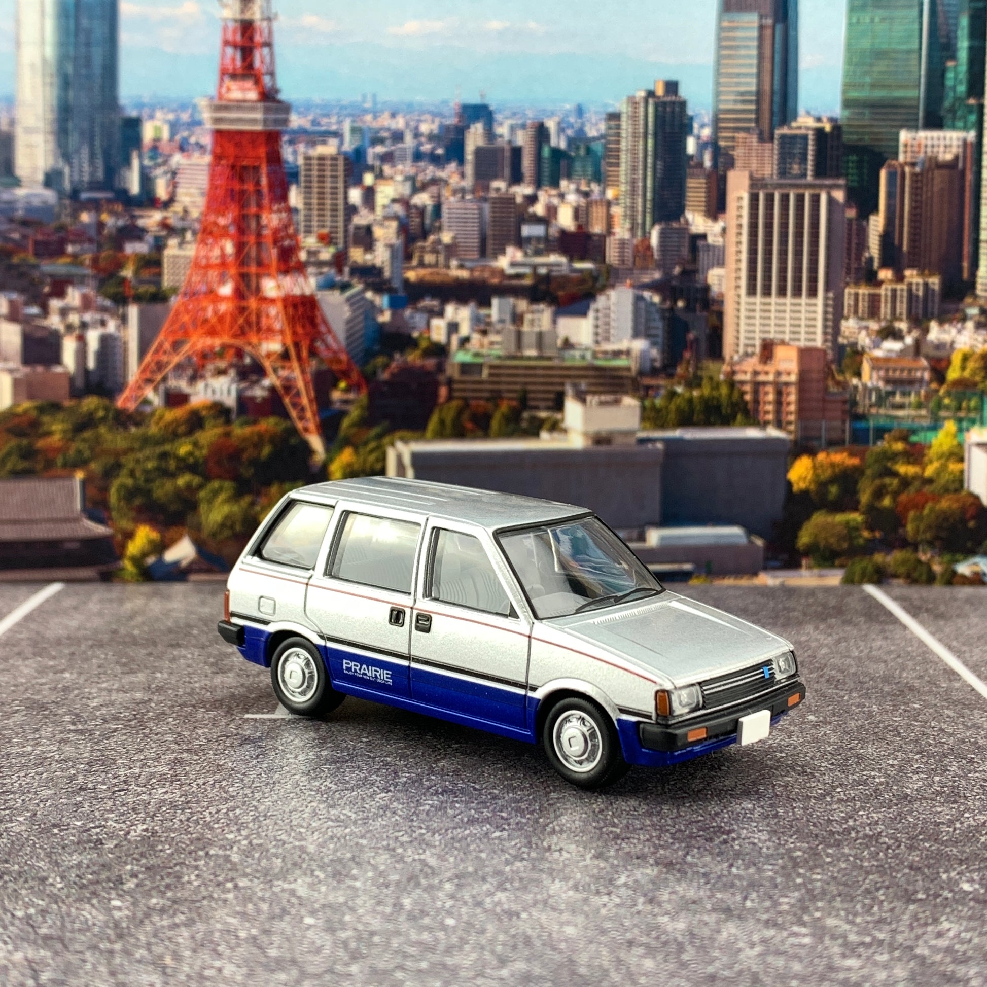 Tomica Limited Vintage 1/64 Nissan Prairie Extra JW-G LV-N115b