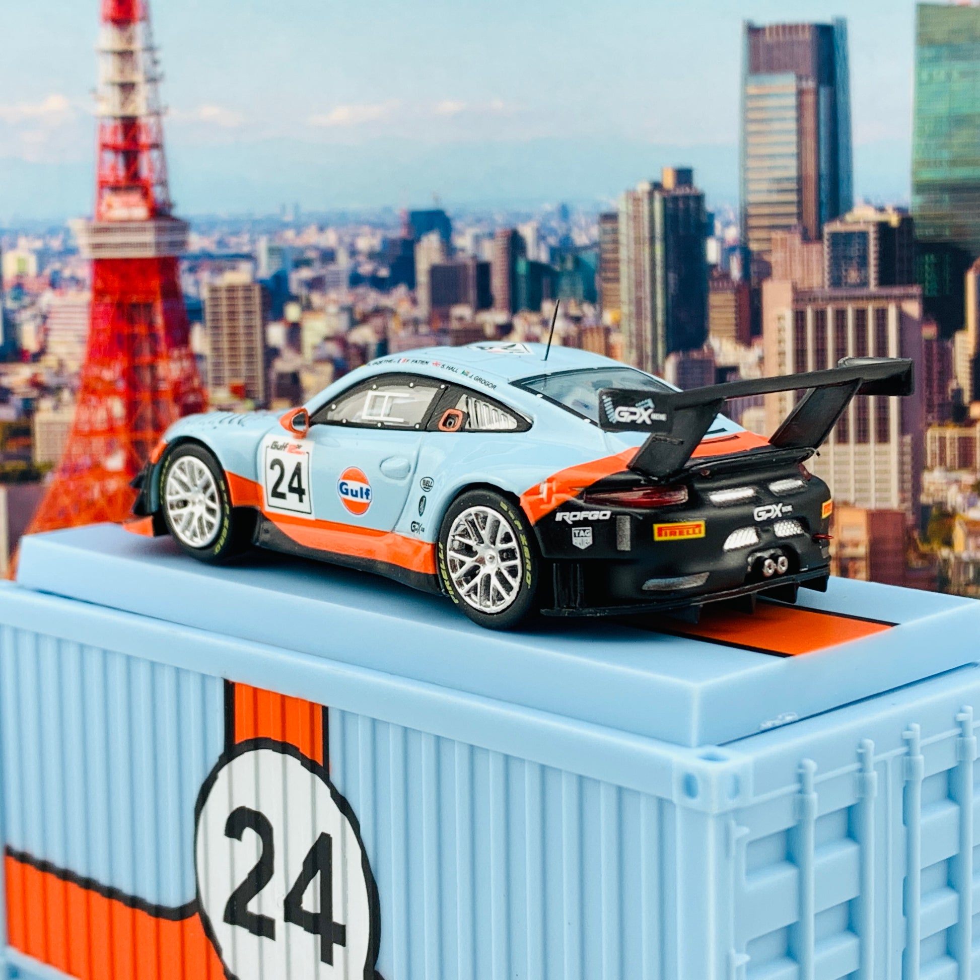 Tarmac Works 1/64 Porsche 911 GT3 R (991) GULF 12h 2018  Goethe / Hall / Fatien / Grogor *** With Container ***  T64-032-18GULF