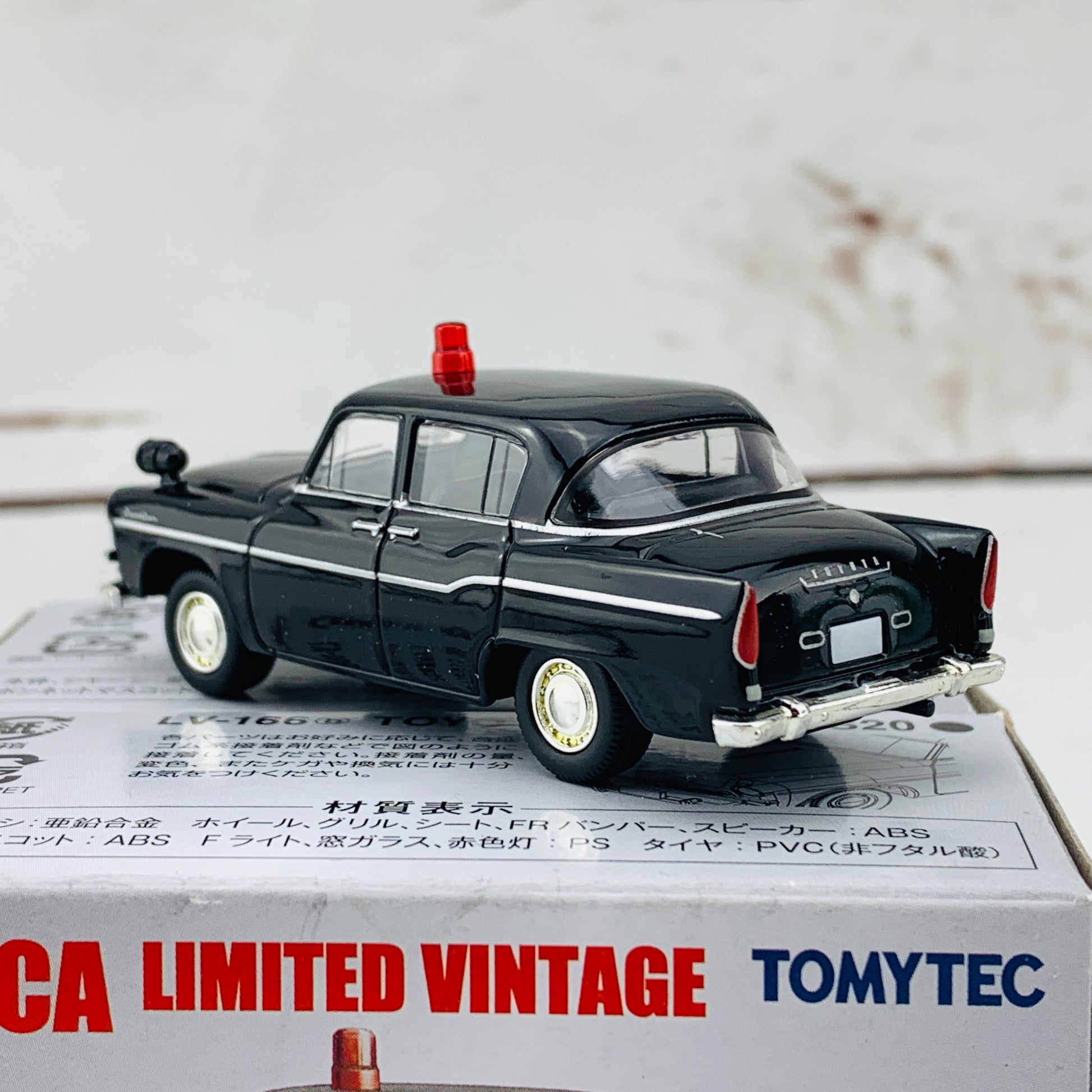 Tomica Limited Vintage 1/64 Toyota Toyopet Patrol FS20 Mobile Phone Vehicle (1959) LV-166b