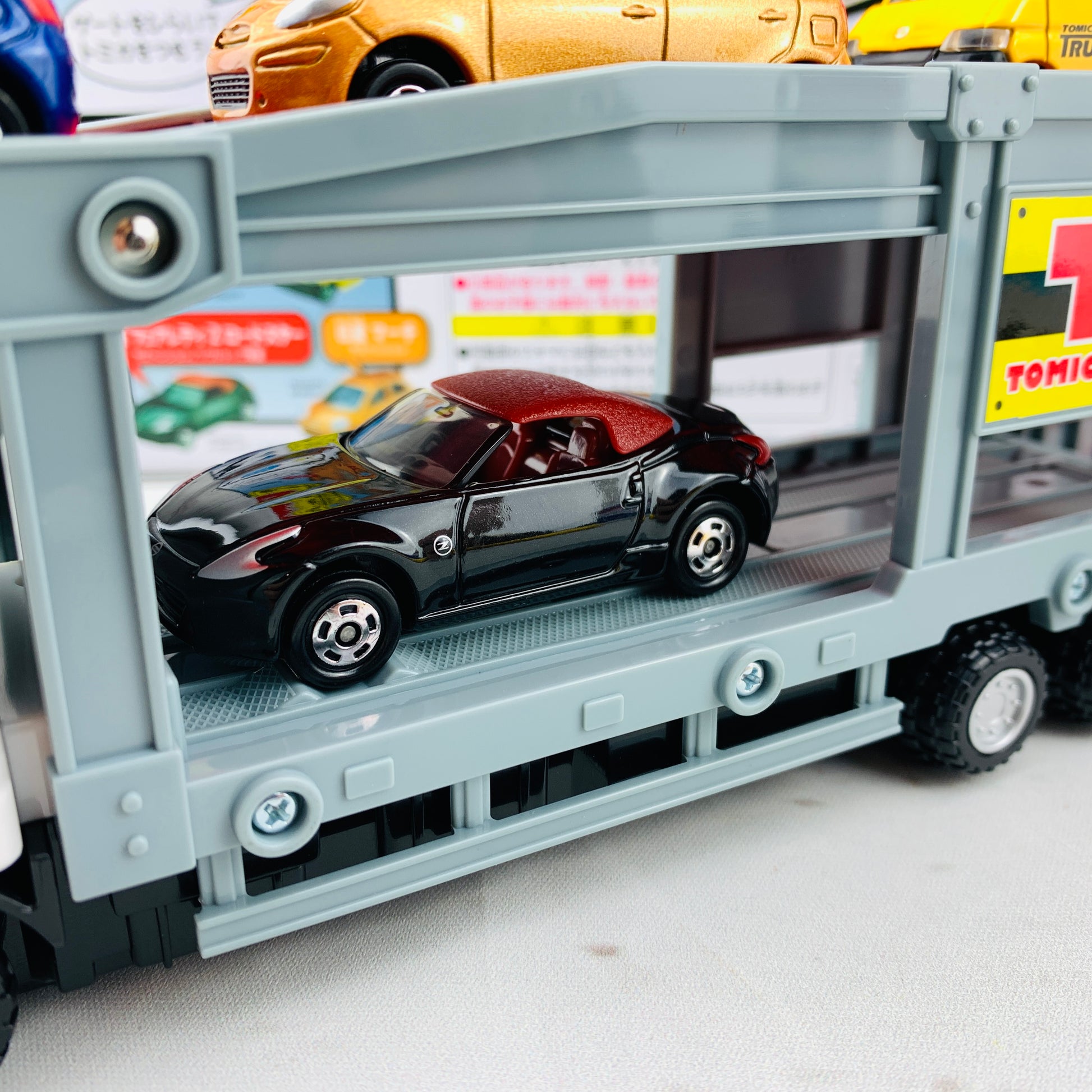 TOMICA Carrier Car Set 4904810423249