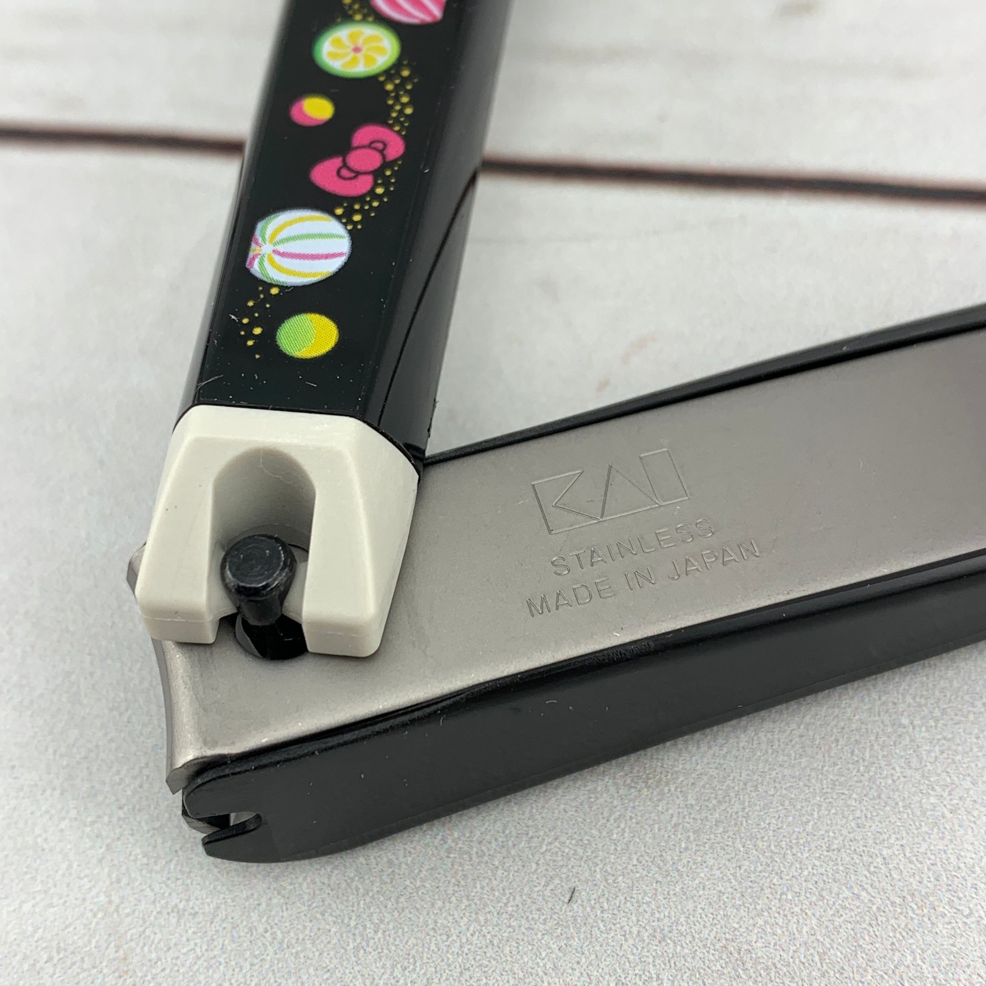Hello Kitty Nail Clipper - Candy Size M by KAI Beauty Care KK-2528 Made in Japan