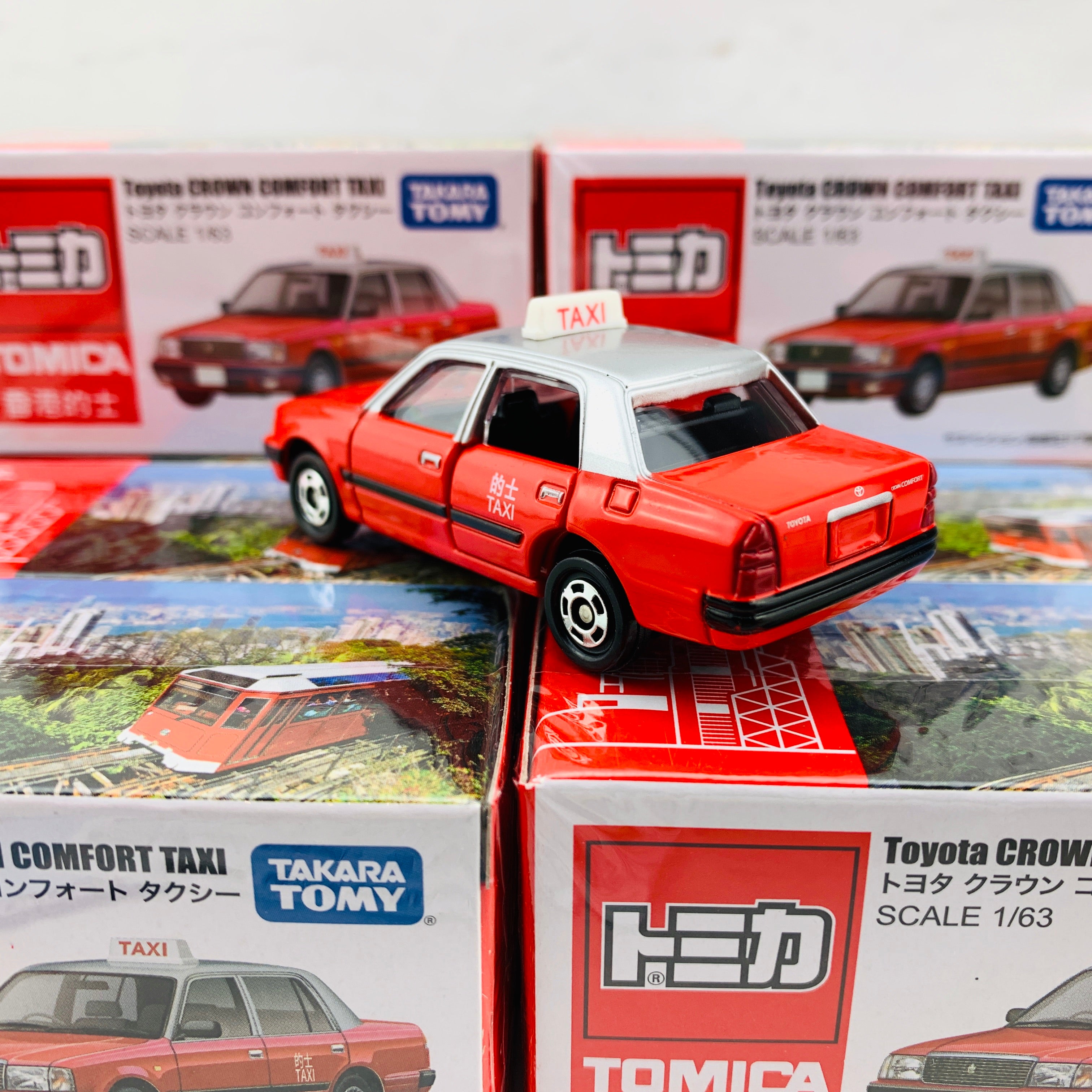 Tomica Toyota Crown Comfort Taxi RED (City) 香港的士 4904810453116