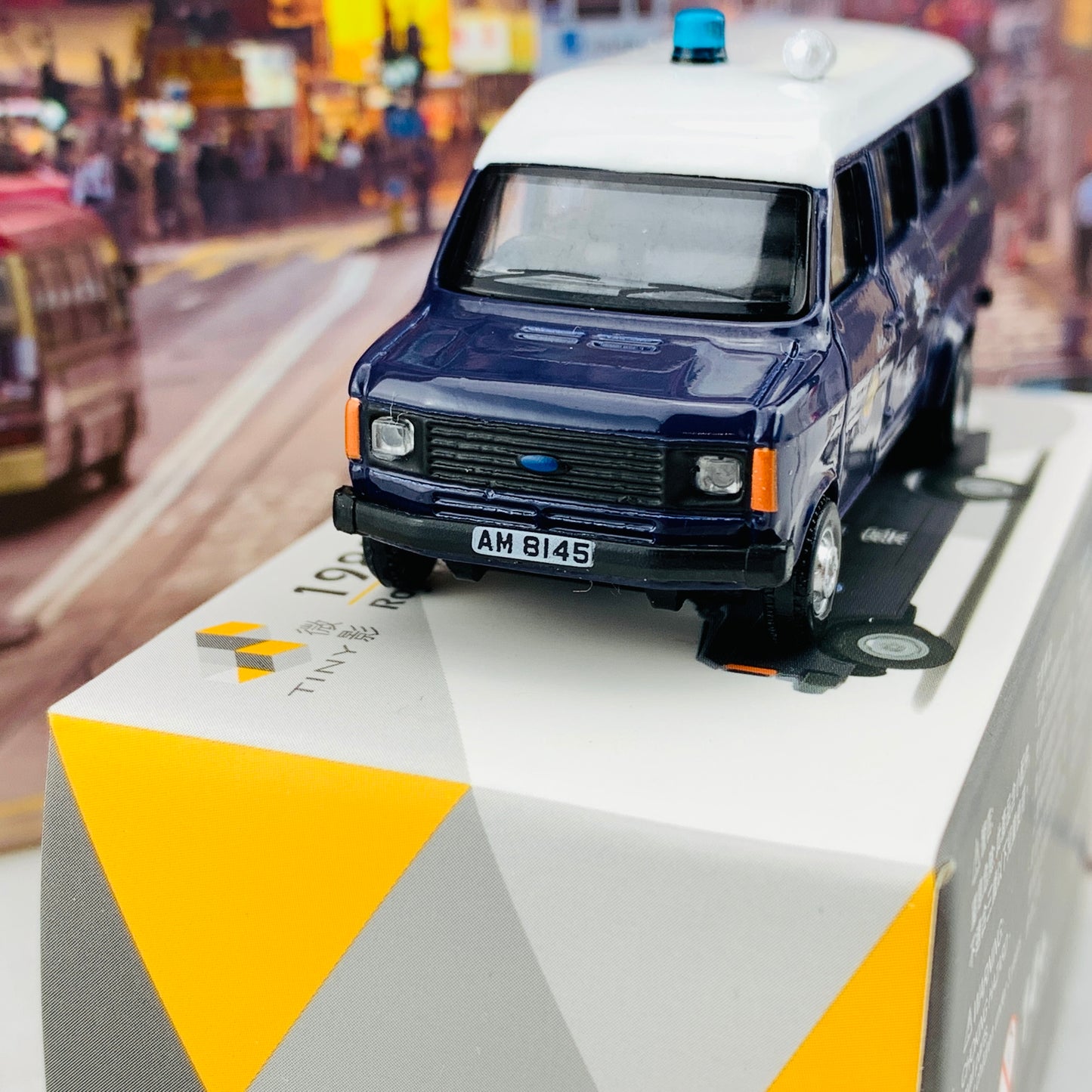Tiny 微影 15 Ford 1980's Police with single speaker (AM 8145) 大頭福警察客貨車單個喇叭 ATC64873