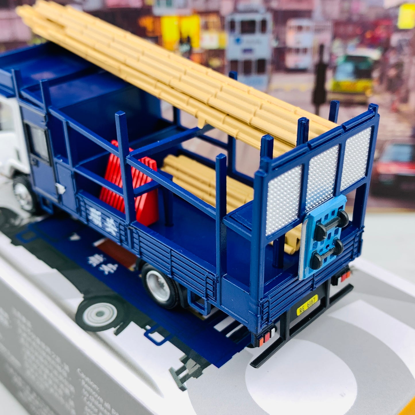 Tiny 微影 195 ISUZU N Series Bamboo Scaffolding Lorry  五十鈴N系列 竹棚車 ATC64673