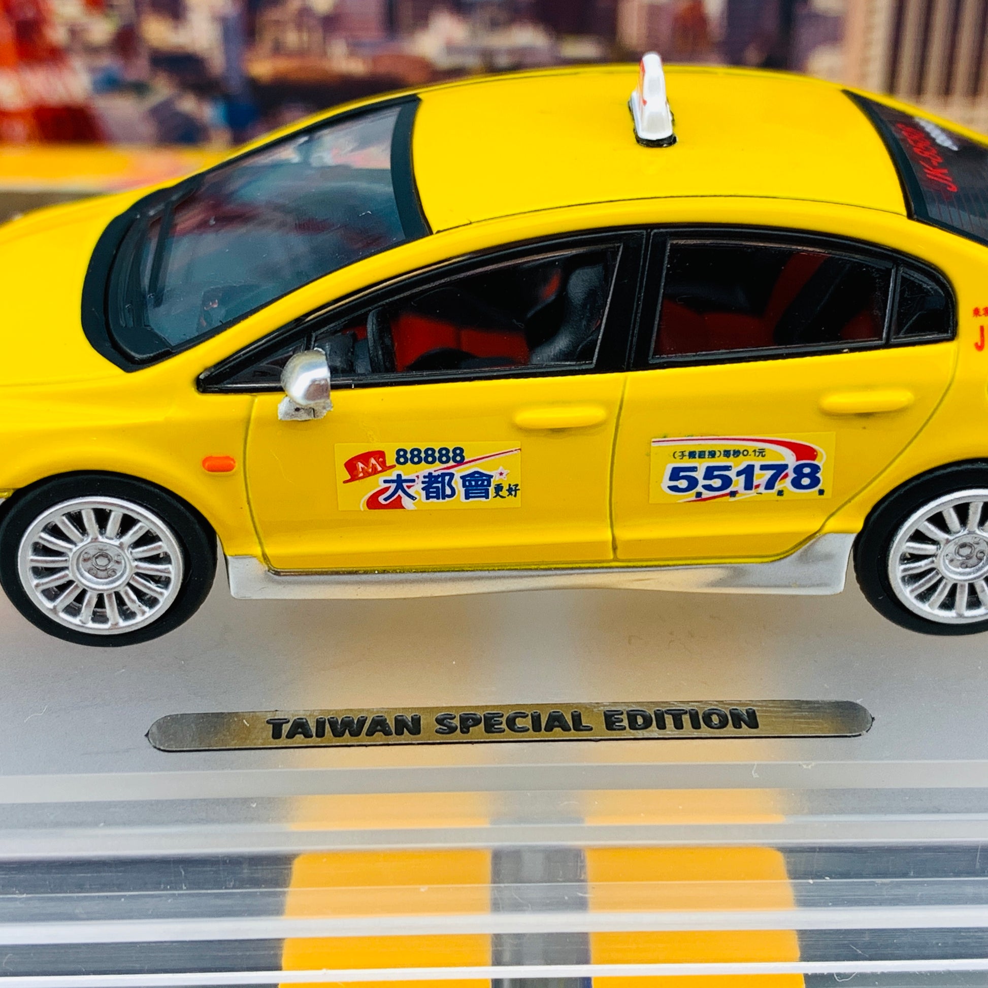 INNO64 1/64 Honda Civic Type-R FD2 Taiwan Taxi IN64-FD2-TWTS