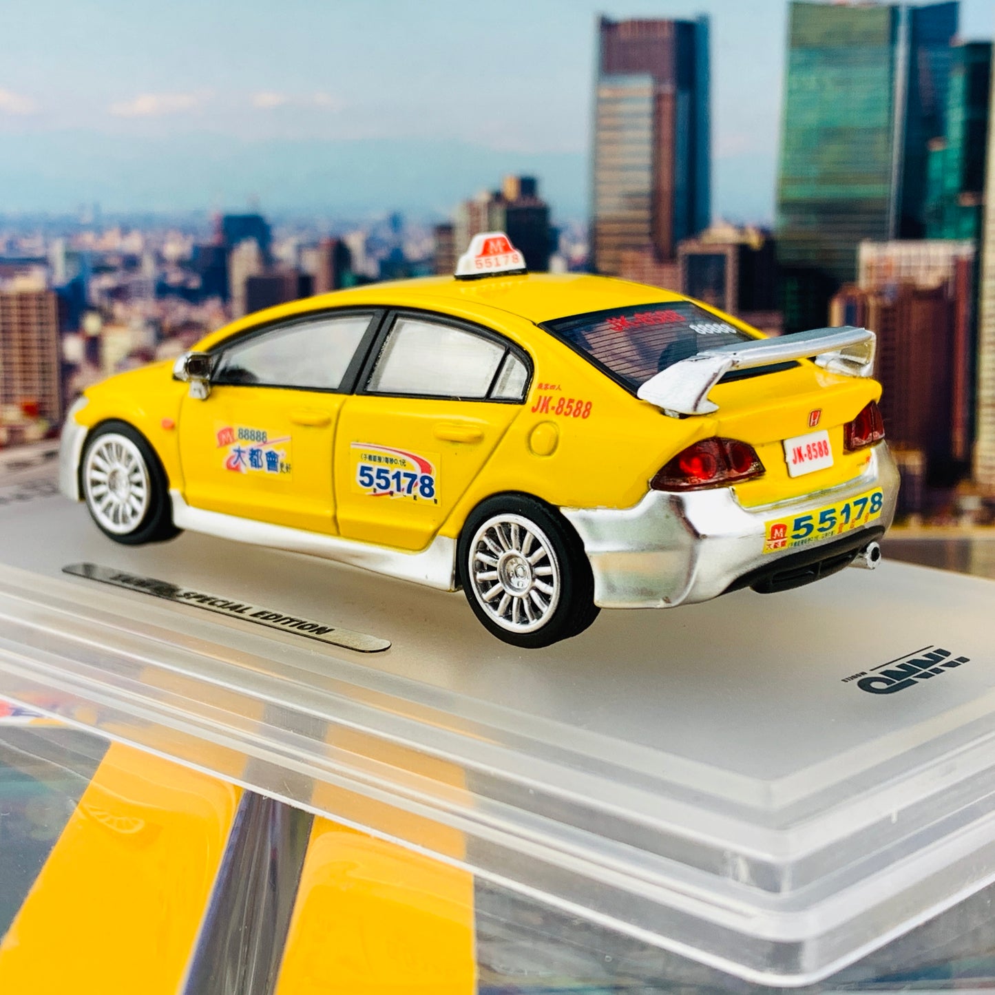 INNO64 1/64 Honda Civic Type-R FD2 Taiwan Taxi IN64-FD2-TWTS