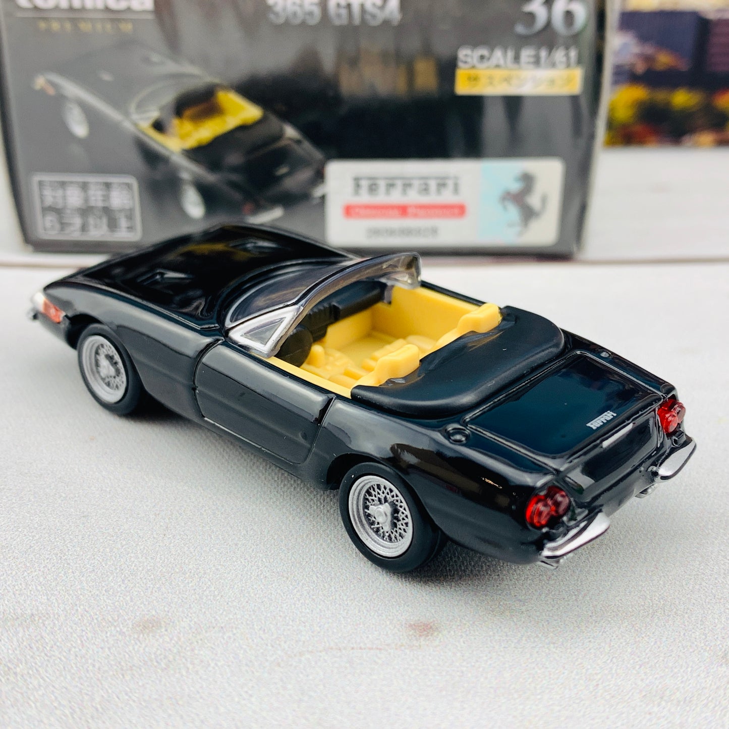 Tomica Premium 36 Ferrari 365 GTS4