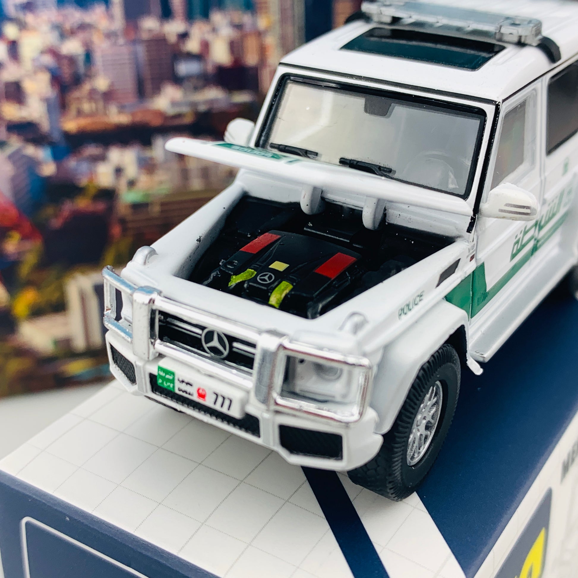 ERA CAR 26 1/64 Mercedes Benz G-Class Dubai Police Car MB204X4RN26