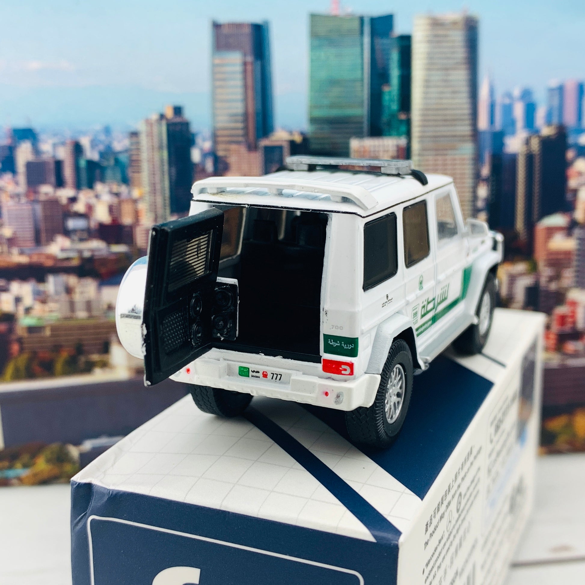 ERA CAR 26 1/64 Mercedes Benz G-Class Dubai Police Car MB204X4RN26