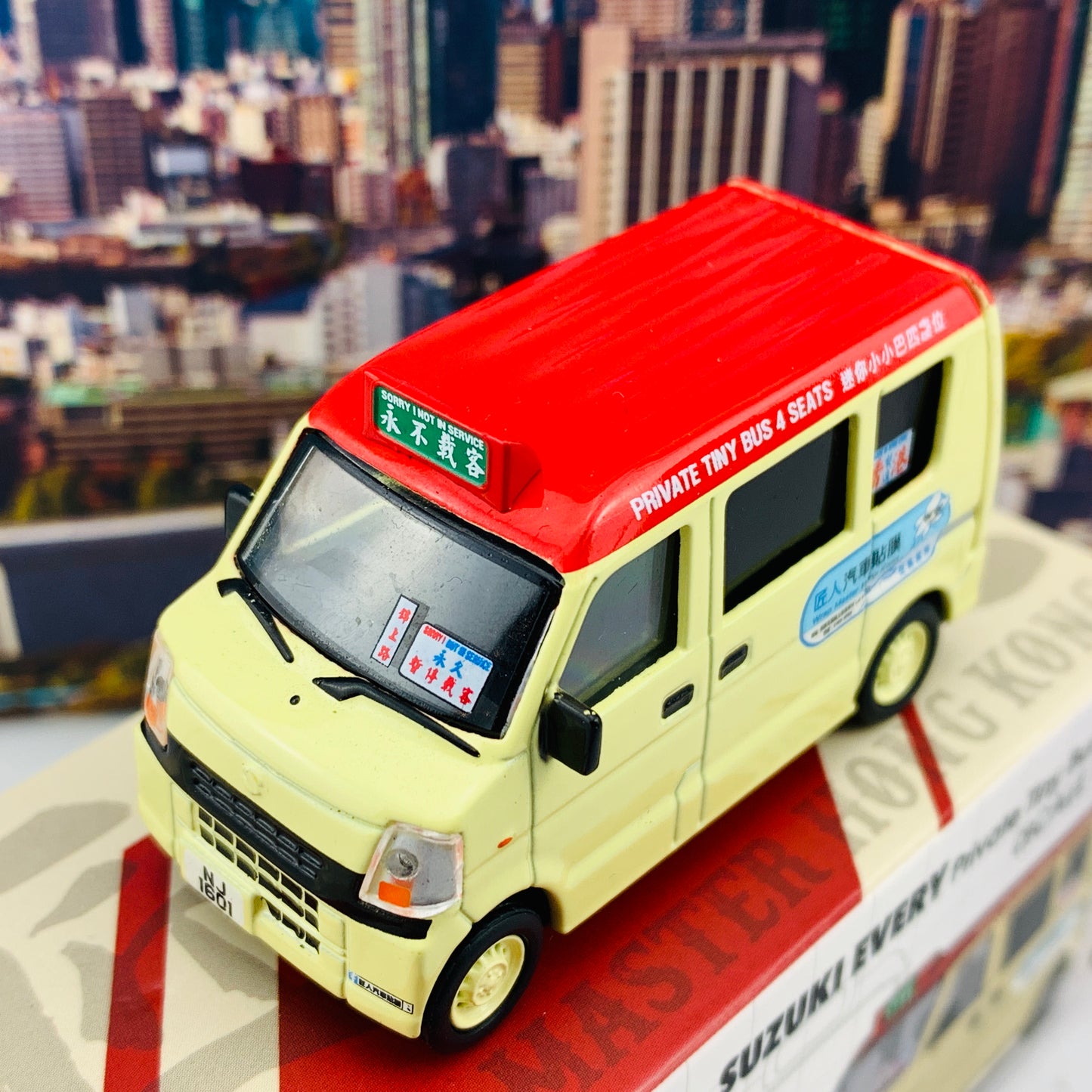 ERA CAR 1/64 Suzuki Every Private Tiny Bus (Red) SU19EVESP09