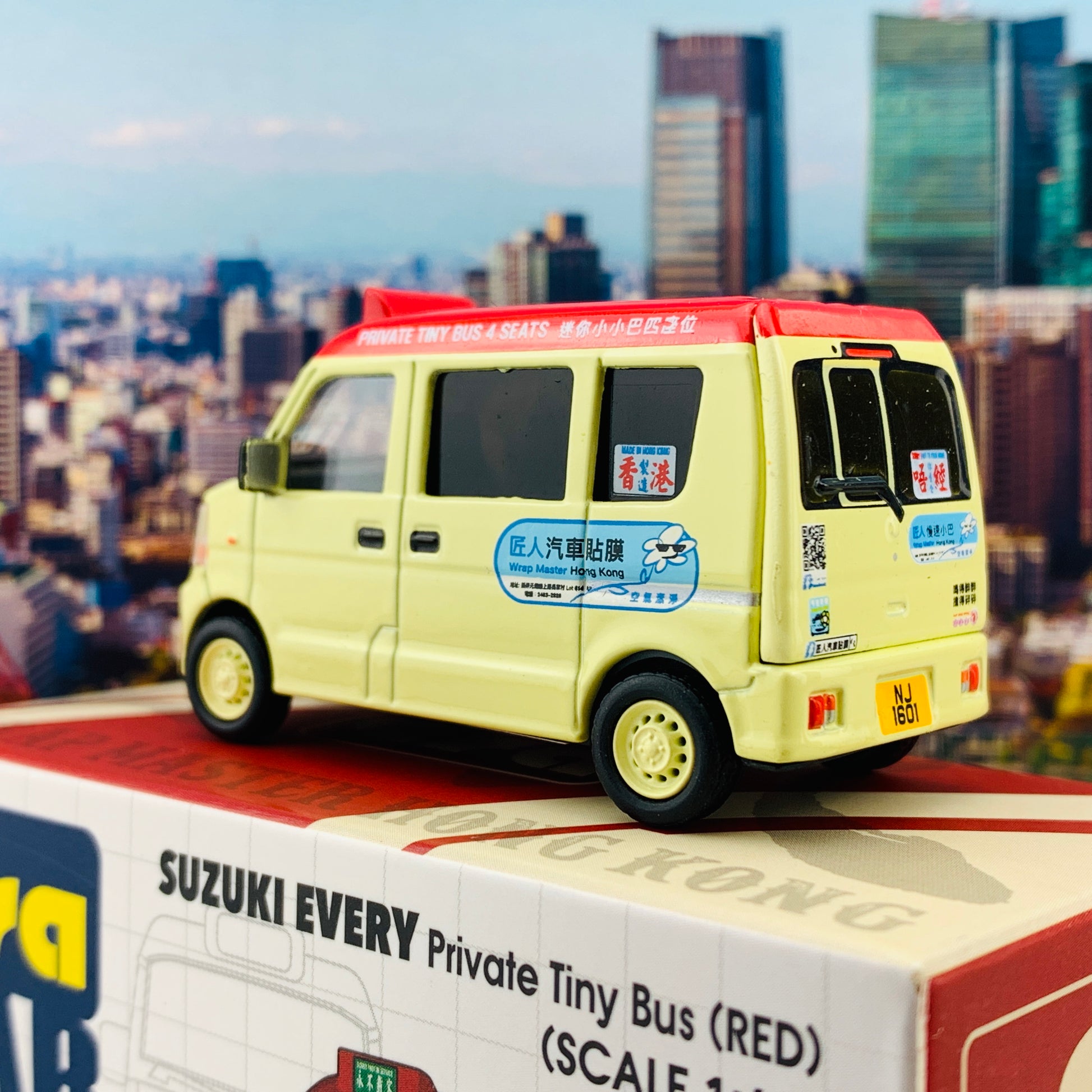ERA CAR 1/64 Suzuki Every Private Tiny Bus (Red) SU19EVESP09