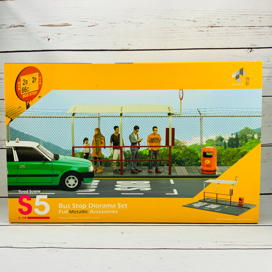 Tiny 微影 S5 1/18 Road Scene Bus Stop Diorama Set with Full Metallic Accessories ATS18008