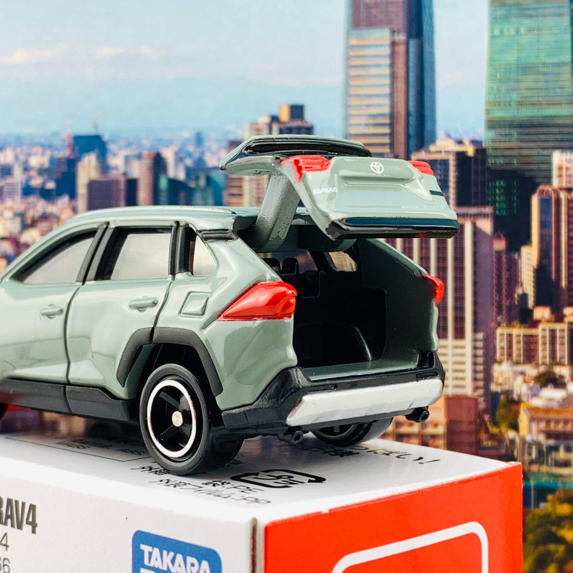 Tomica 81 Toyota RAV4 