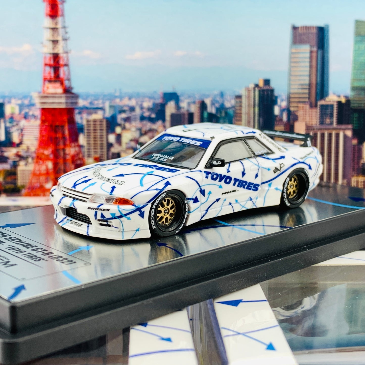 INNO64 1/64 NISSAN SKYLINE GTR R32 ROCKET BUNNY PANDEM TOYO TIRES IN64-R32-TT 