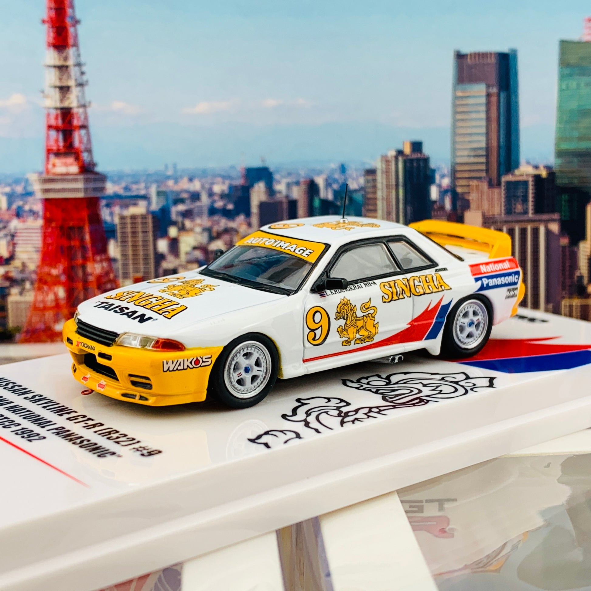 INNO64 Nissan Skyline GTR R32 #9 "Singha National Panasonic" APTCC 1992 IN64-R32-SIN92