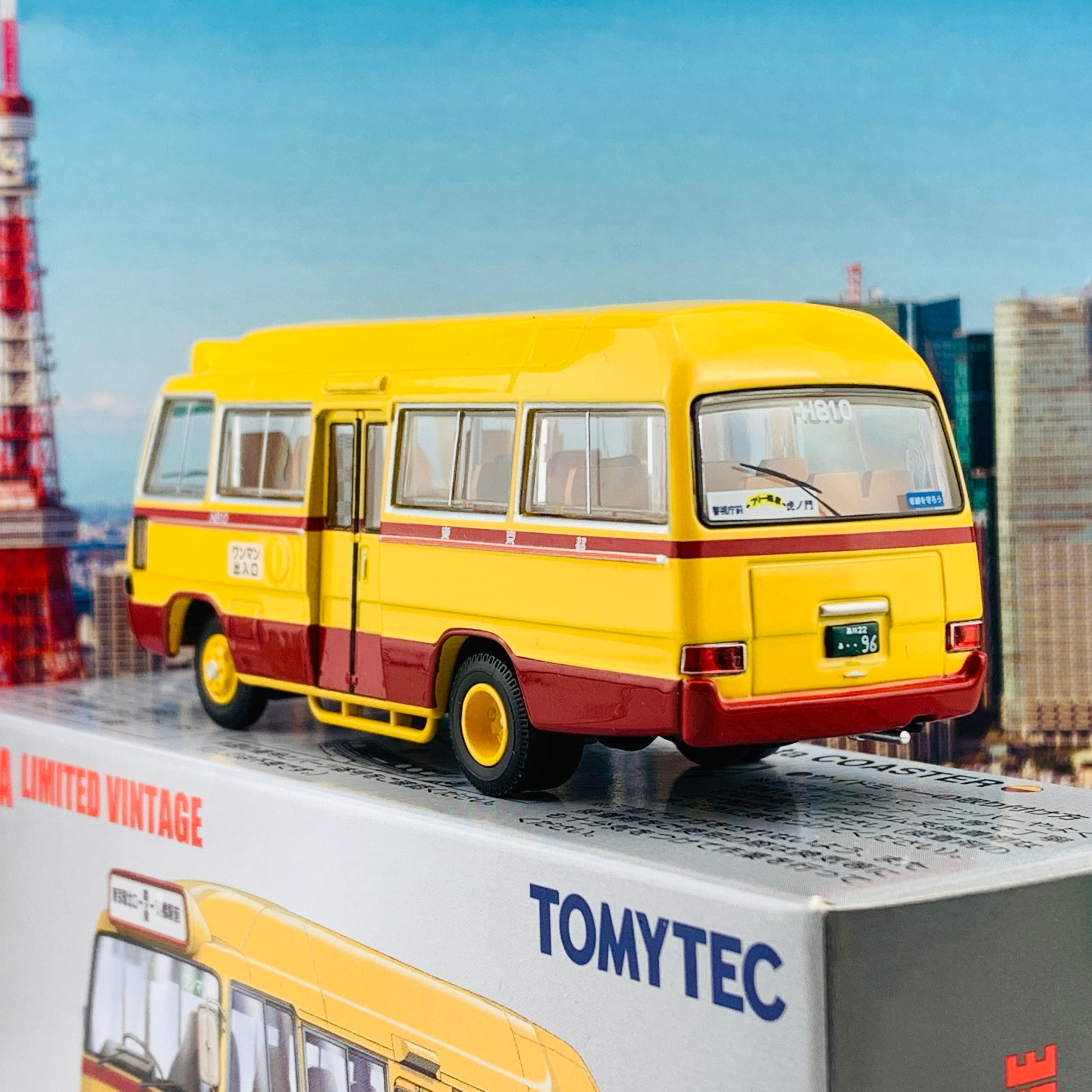 Tomica Limited Vintage 1/64 Toyota Coaster LV-184c