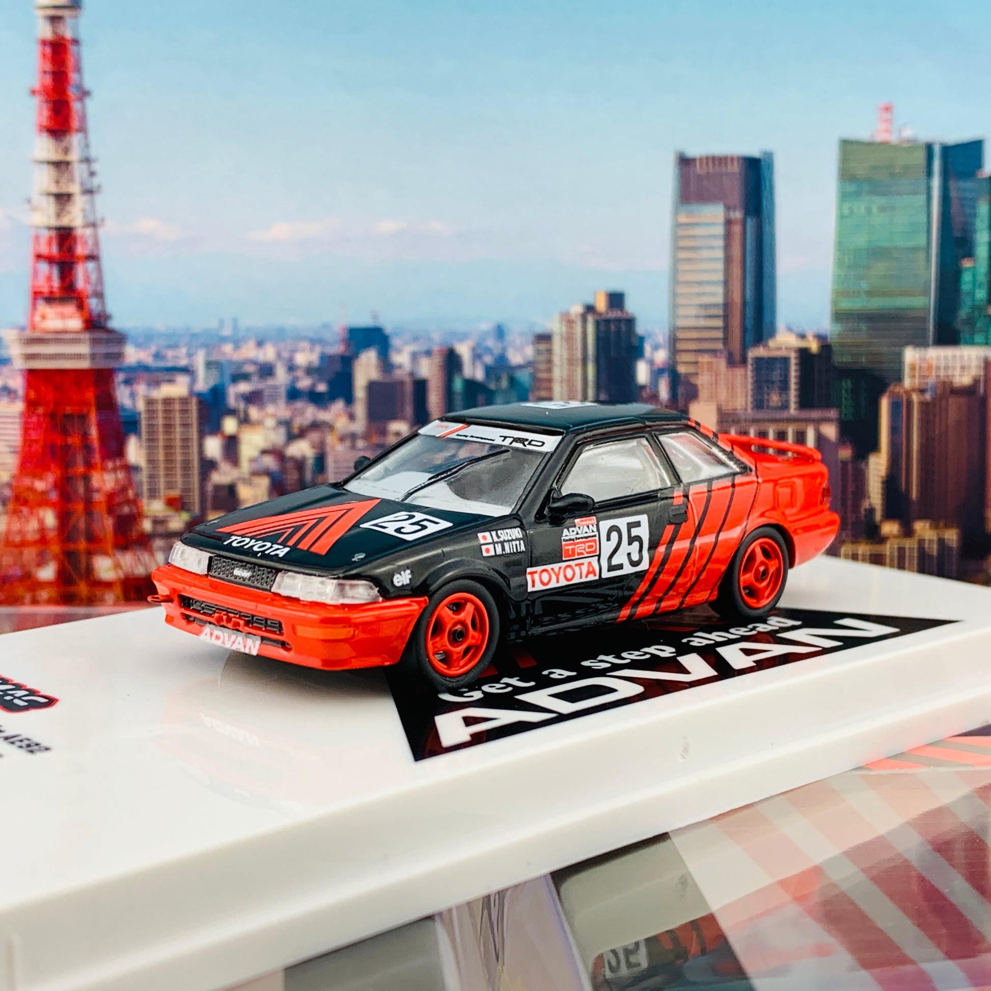 Tarmac Works 1/64 Toyota Corolla AE92 JTCC 1990 Div.3 Champion 鈴木惠一/ 新田守男  T64-036-90JTC25