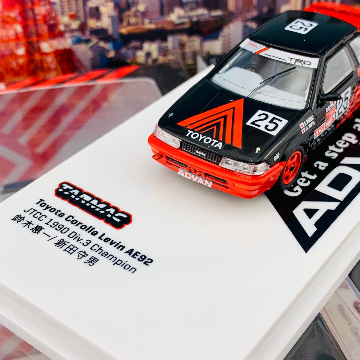 Tarmac Works 1/64 Toyota Corolla AE92 JTCC 1990 Div.3 Champion 鈴木惠一/ 新田守男  T64-036-90JTC25