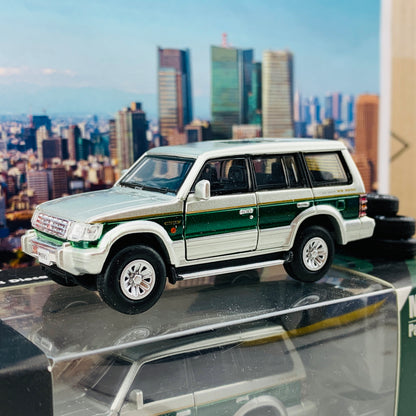 BM Creations JUNIOR 1/64 Mitsubishi Pajero Super Exceed Silver with Green Strip RHD 64B0019