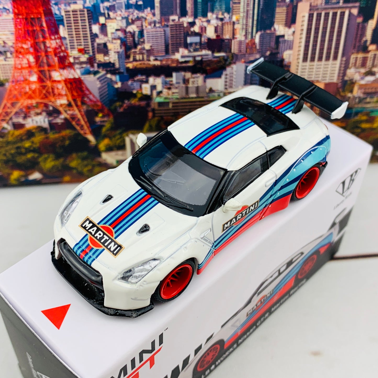 MINI GT 1/64 LB WORKS Nissan GTR R35 Type 1 Rear Wing Version 1, Martini Racing RHD MGT00133-R