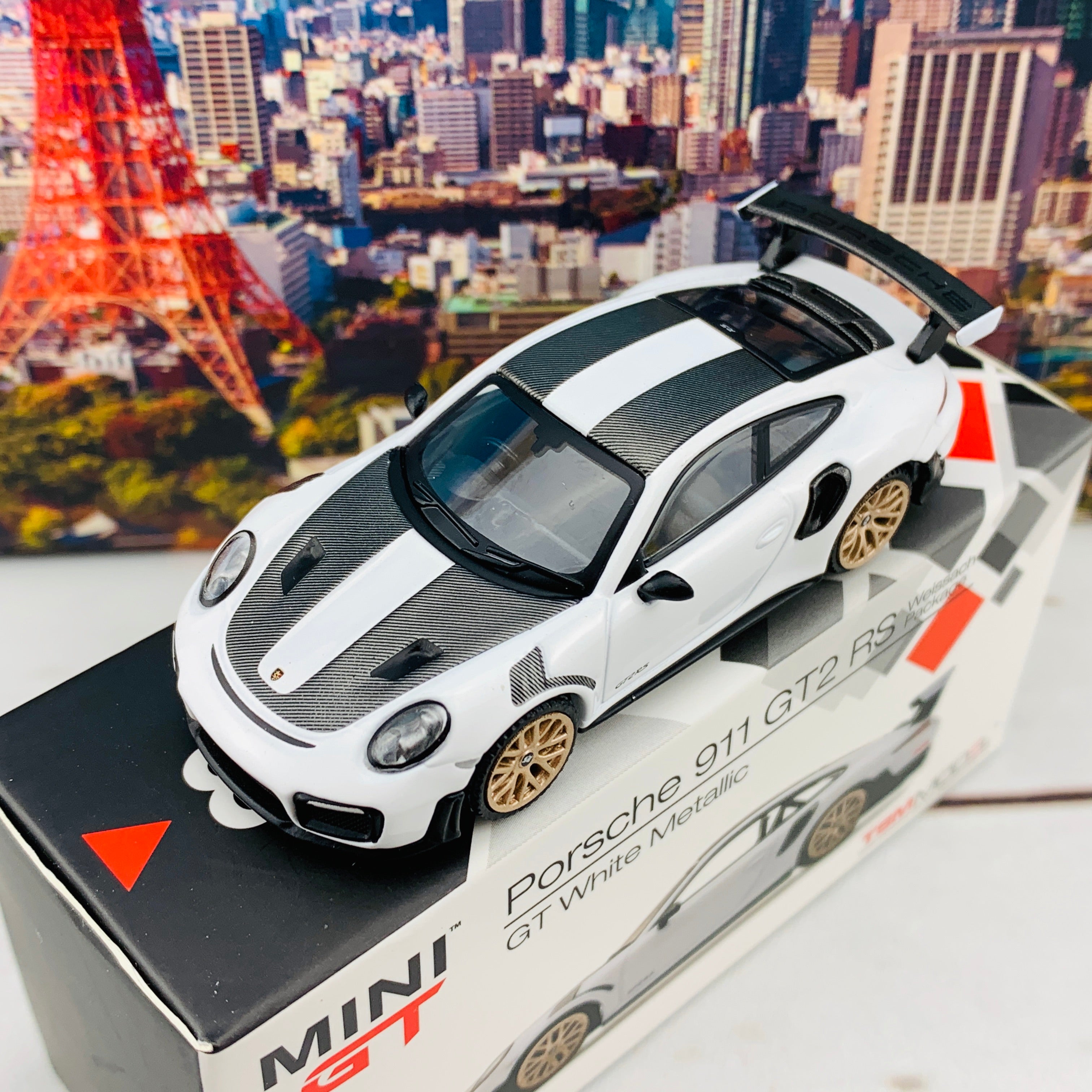 Porsche 911 GT2 RS ミニカー　世界限定1911個 MINI GT 1/64 Porsche 911 GT2 RS Weissach Package White RHD