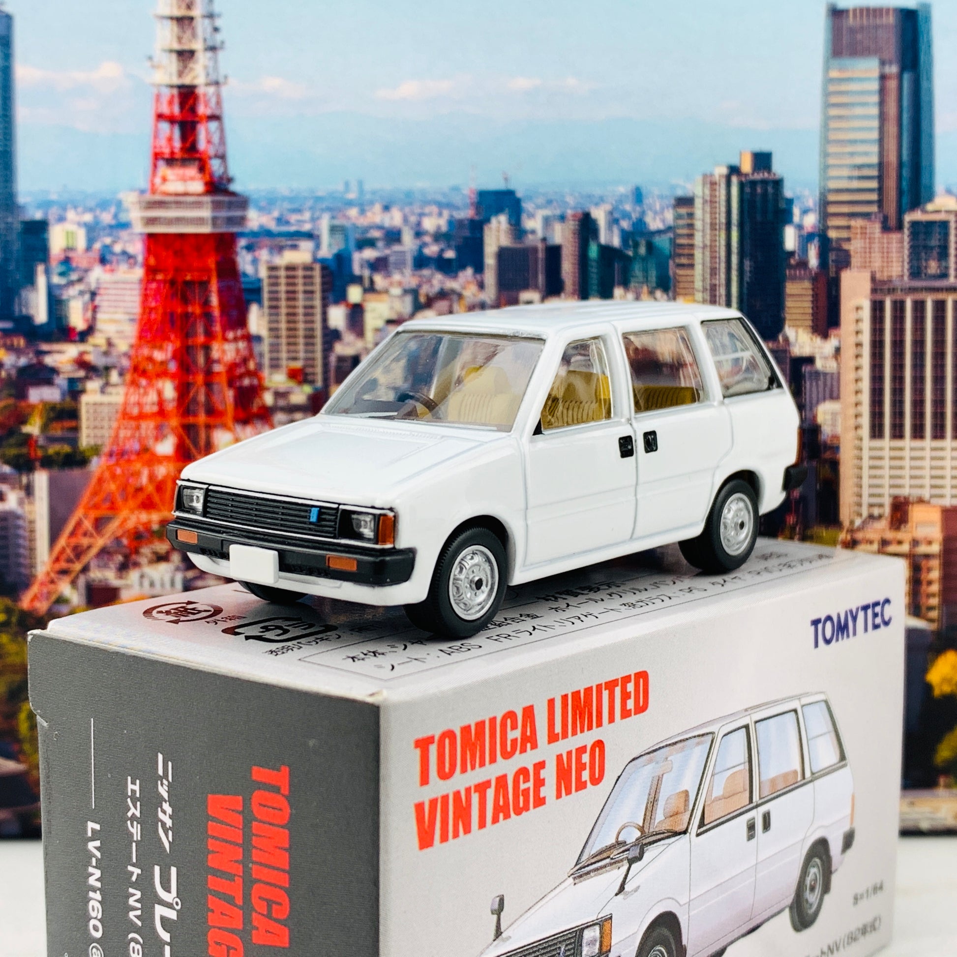 Tomica Limited Vintage Neo 1/64 Nissan Prairie Estate NV (1982) WHITE LV-N160a