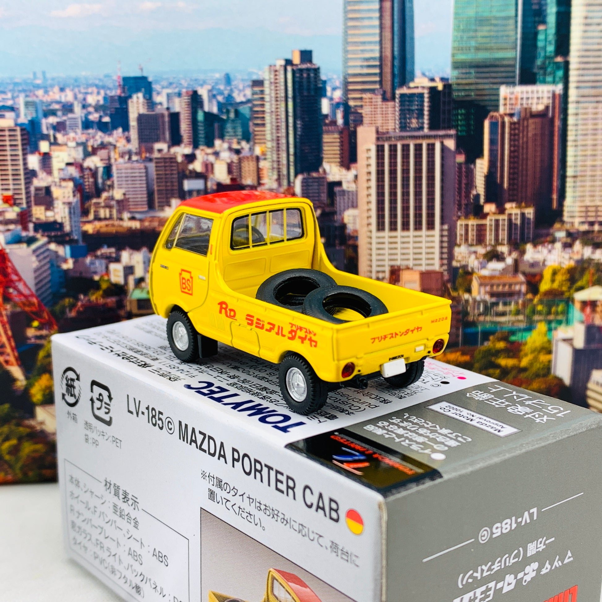 Tomytec Tomica Limited Vintage Mazda Porter Cab one side open Bridgestone LV-185c