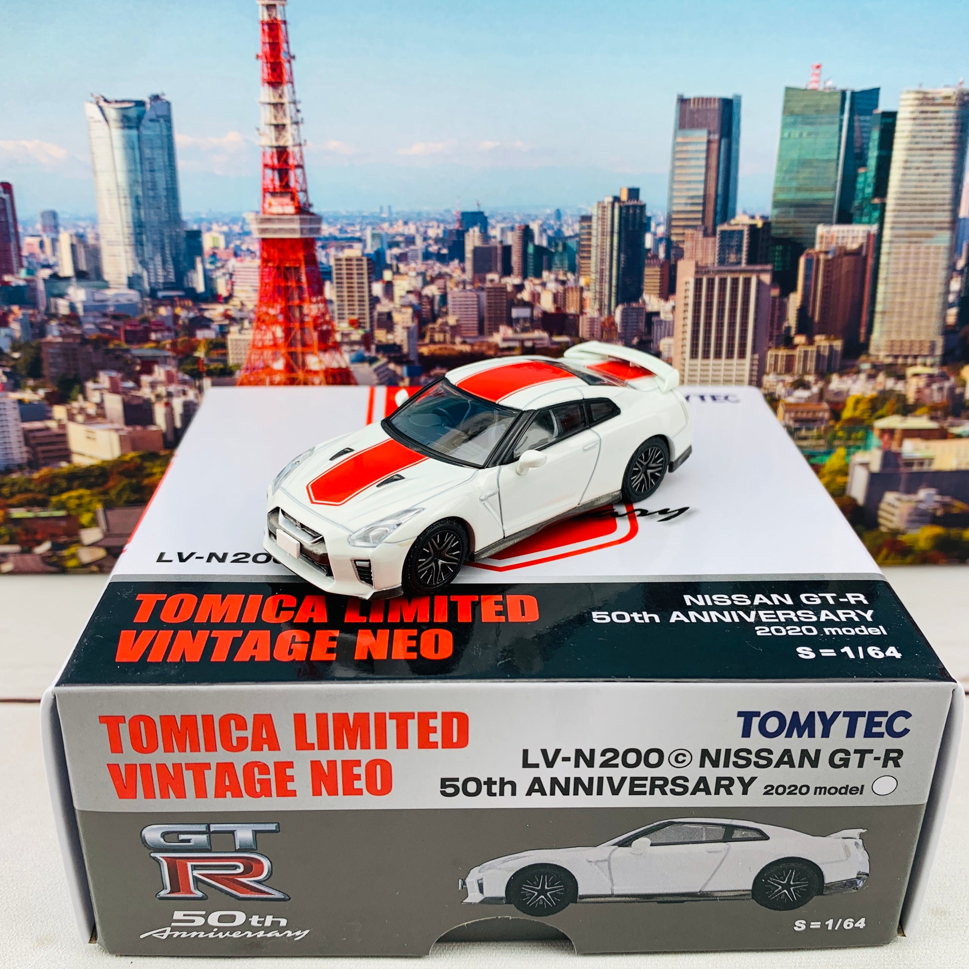Tomytec Tomica Limited Vintage Neo 1/64 Nissan GTR 50th ANNIVERSARY WHITE LV-N200c